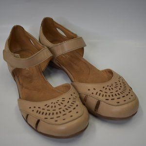 NATURALIZER Women's Gail Flat SANDALS SZ 8N